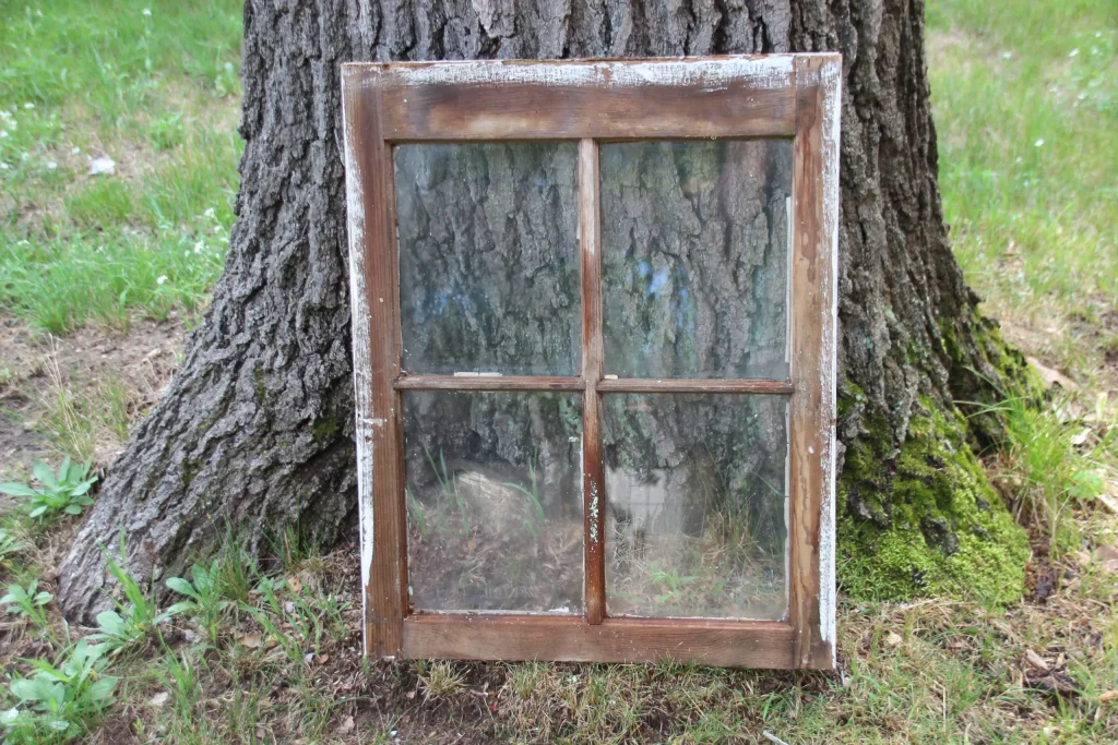 انواع پنجره در معماری ساختمان؛ پنجره های چوبی